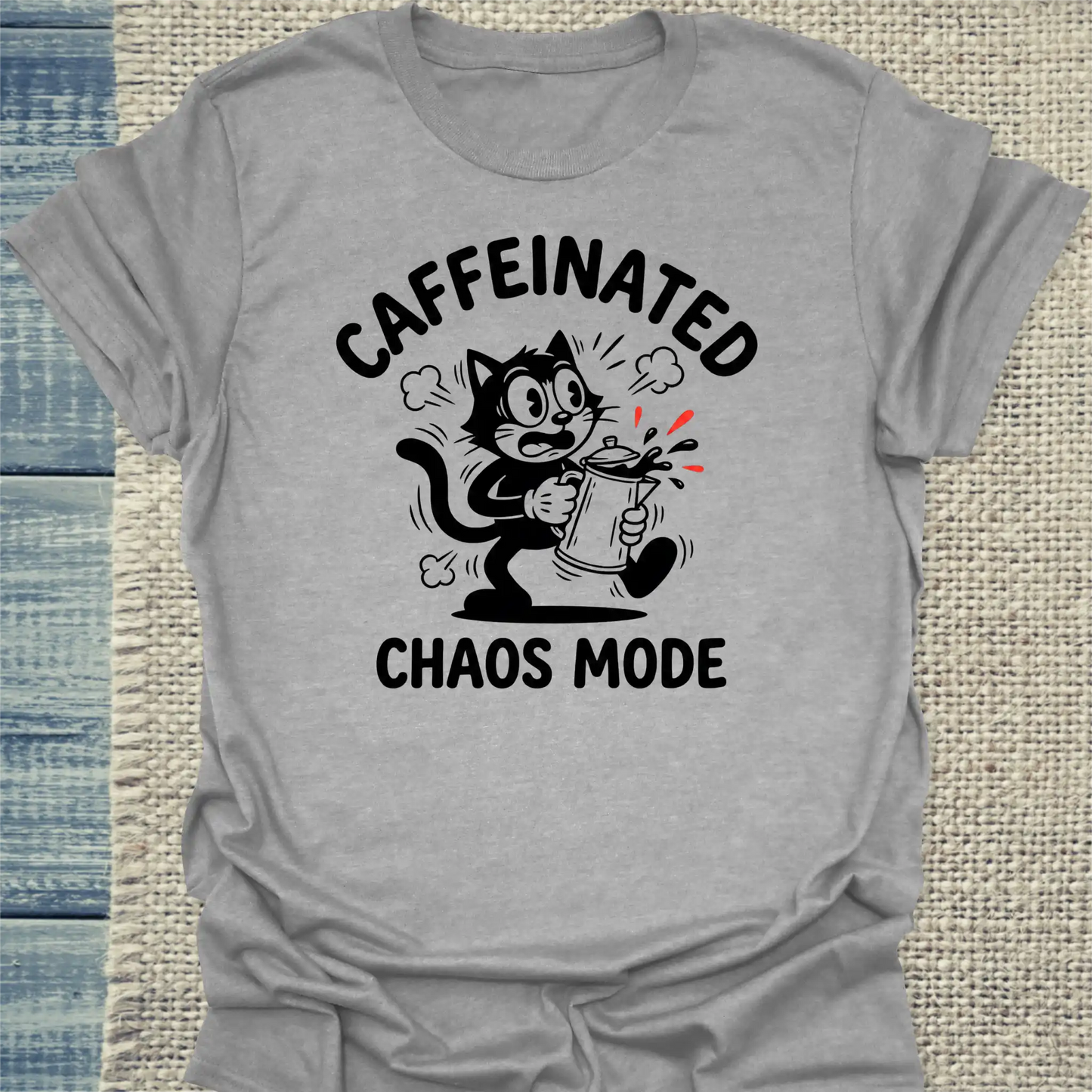 T-Shirt - CAFFEINATED CHAOS - Unisex - Katze & Kaffee Grau
