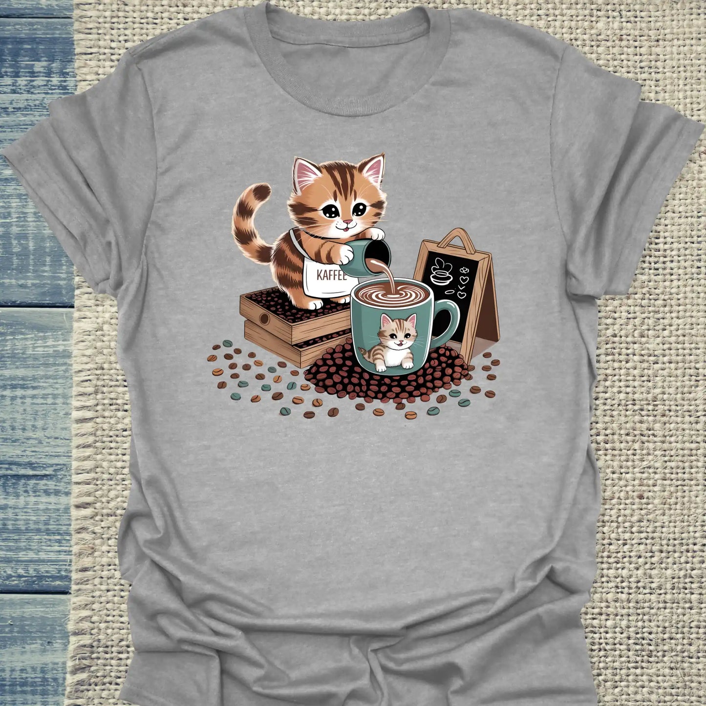 T-Shirt - Katze schenkt Kaffee aus - Unisex - Katze & Kaffee Grau