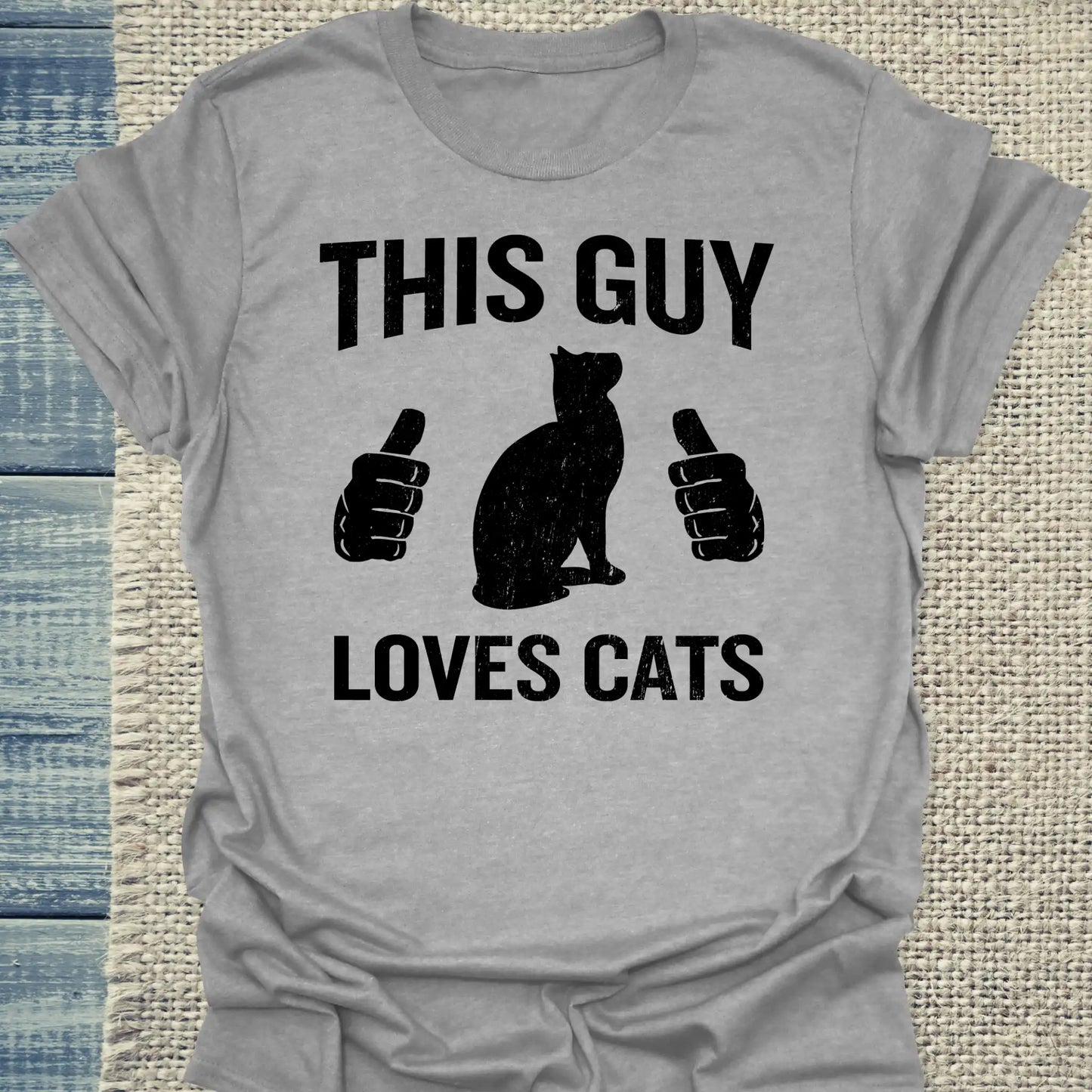 T-Shirt - This Guy Loves Cats - Unisex - Katze, Cat Guy Grau