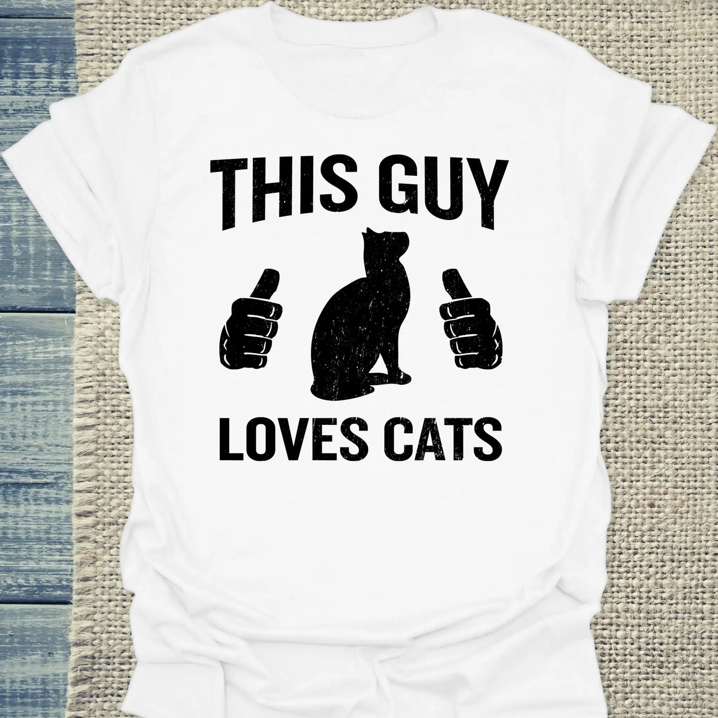 T-Shirt - This Guy Loves Cats - Unisex - Katze, Cat Guy Weiß