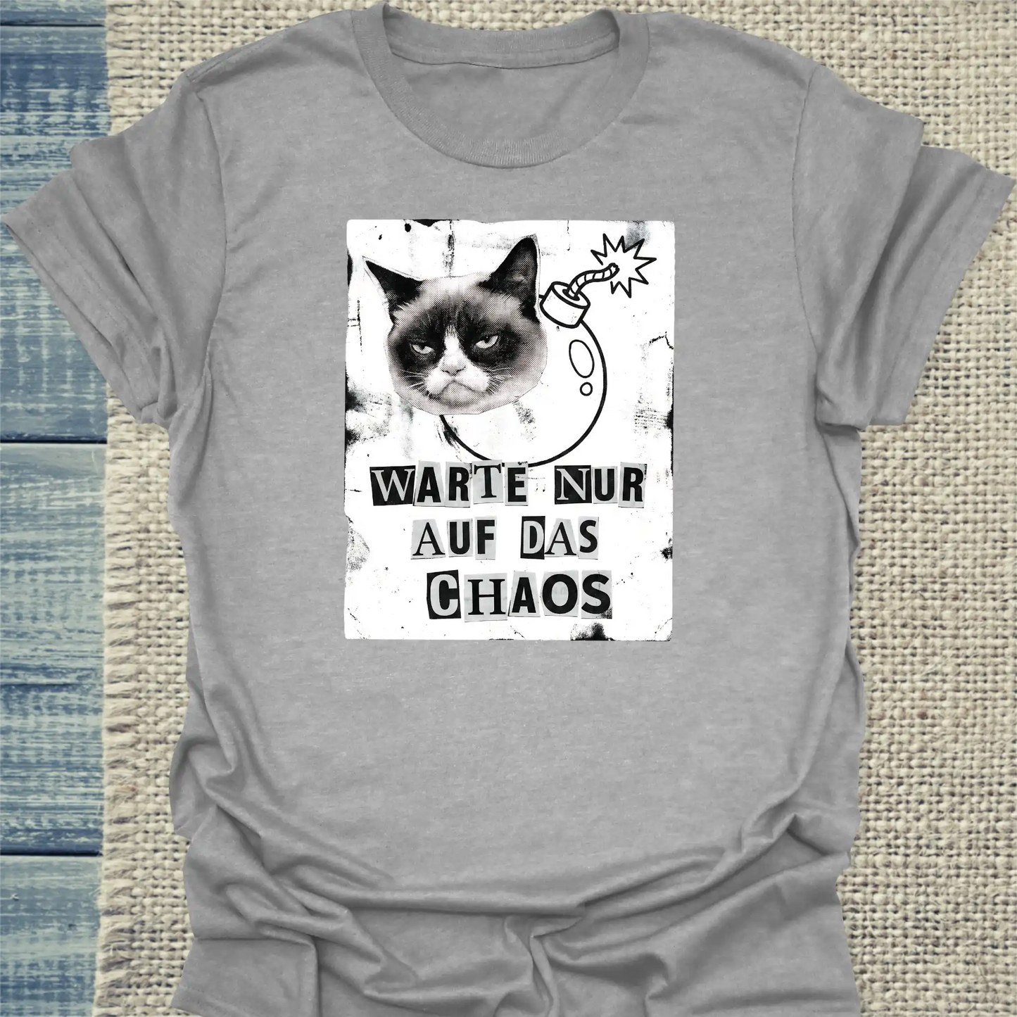 T-Shirt - Warte nur auf das Chaos - Unisex - Katze Grau