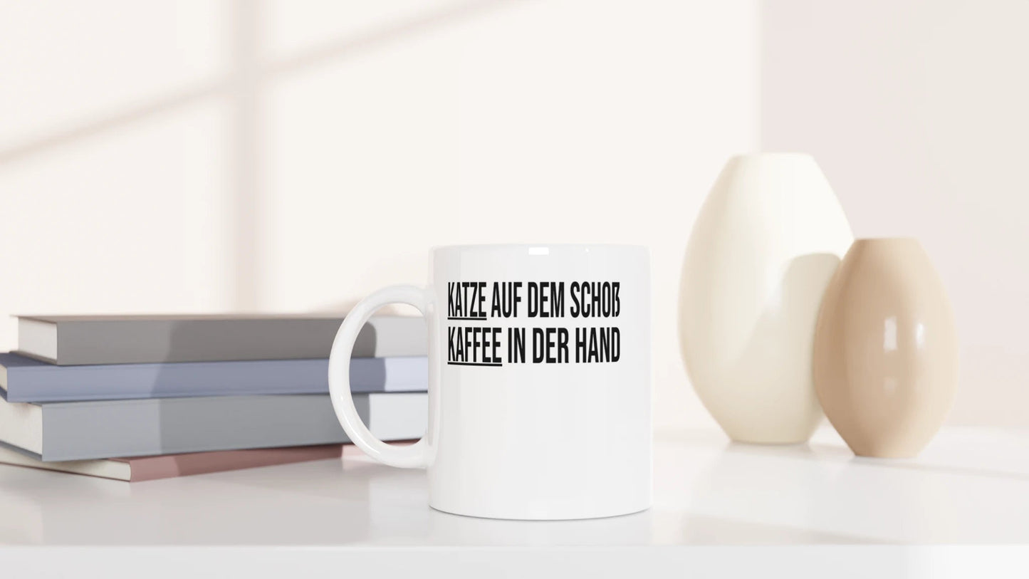 Tasse 325ml - Katze auf dem Schoß. Kaffee in der Hand. - Katze & Kaffee