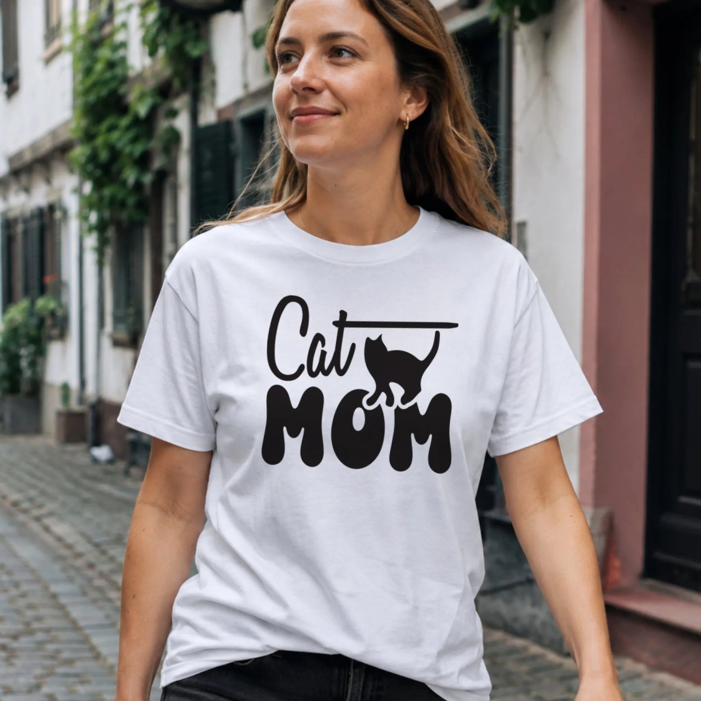 Cat Mom - T-Shirt