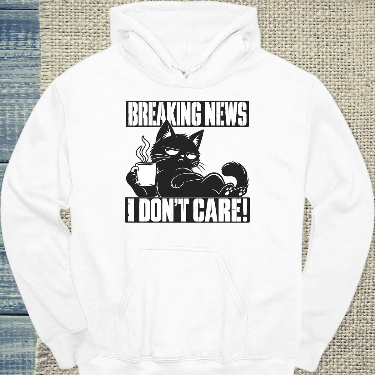 Hoodie - Breaking News I don’t care - Unisex - Katze & Kaffee Weiß