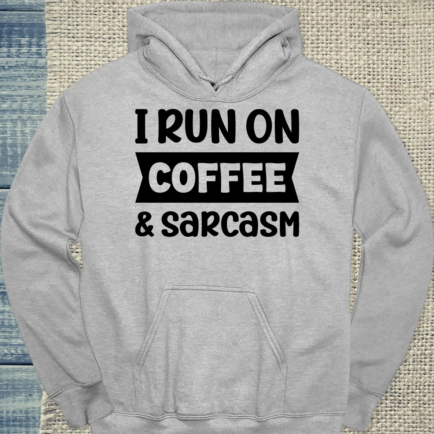 Hoodie - I run on coffee & sarcasm - Unisex - Kaffee Grau