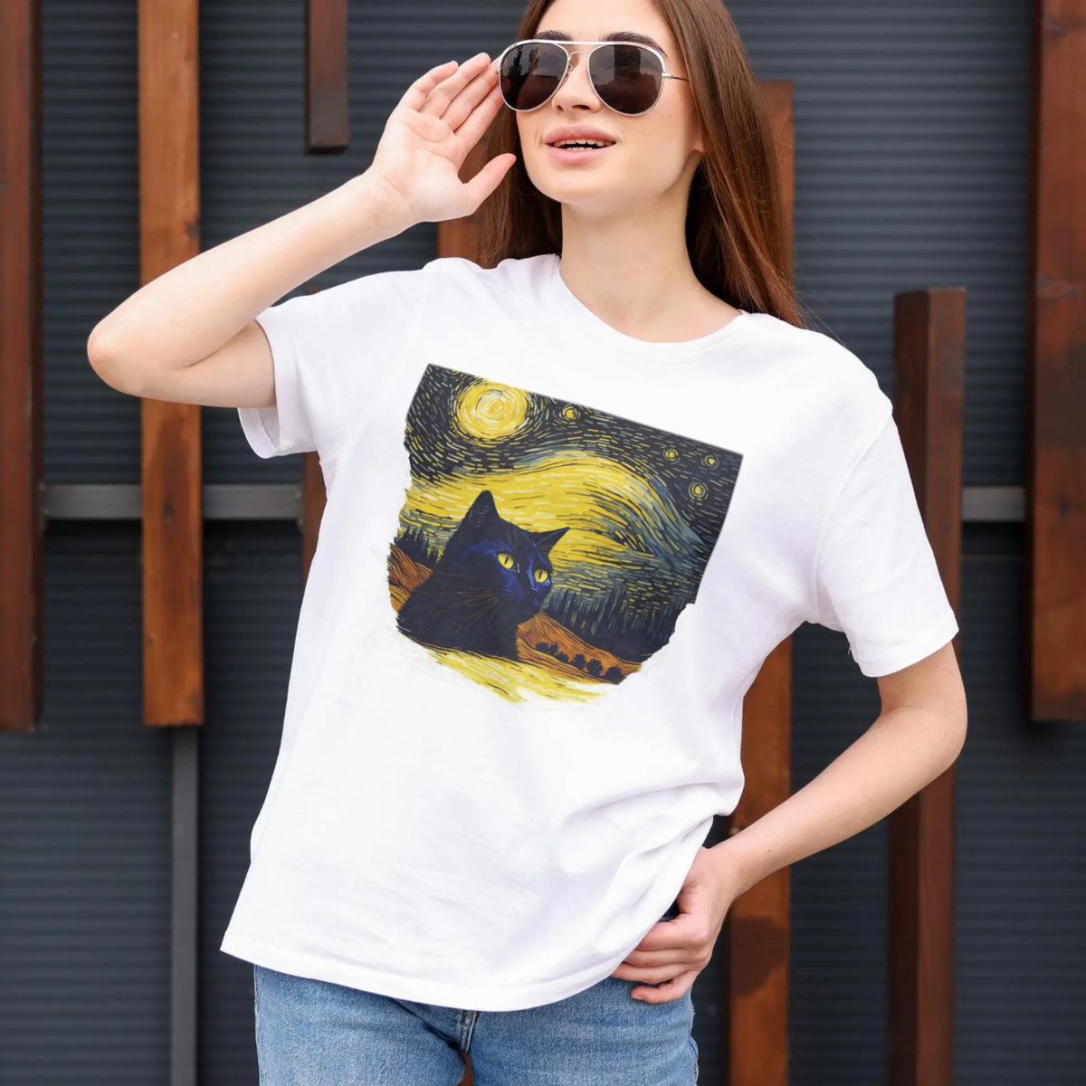 Schwarze Katze im Abendhimmel - T-Shirt
