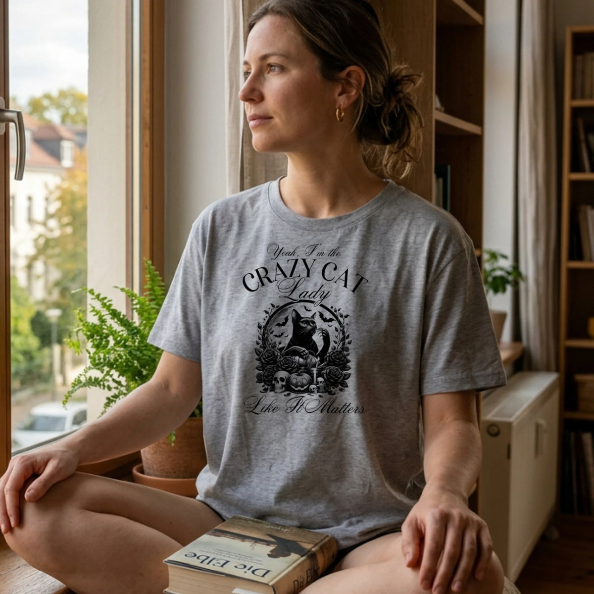 Yeah - I'm the crazy cat lady - T-Shirt