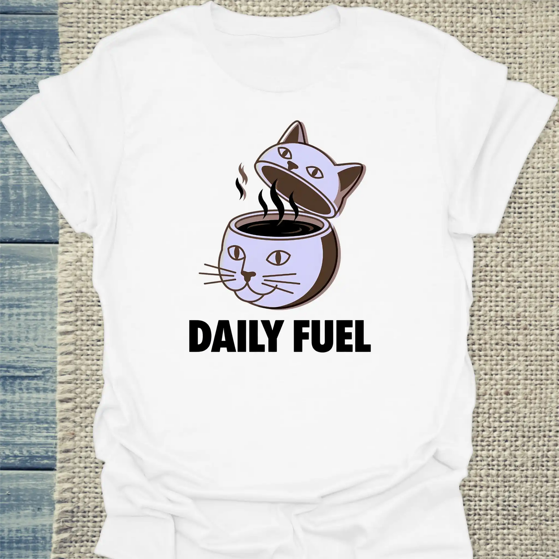 T-Shirt - DAILY FUEL - Unisex - Katze & Kaffee Weiß