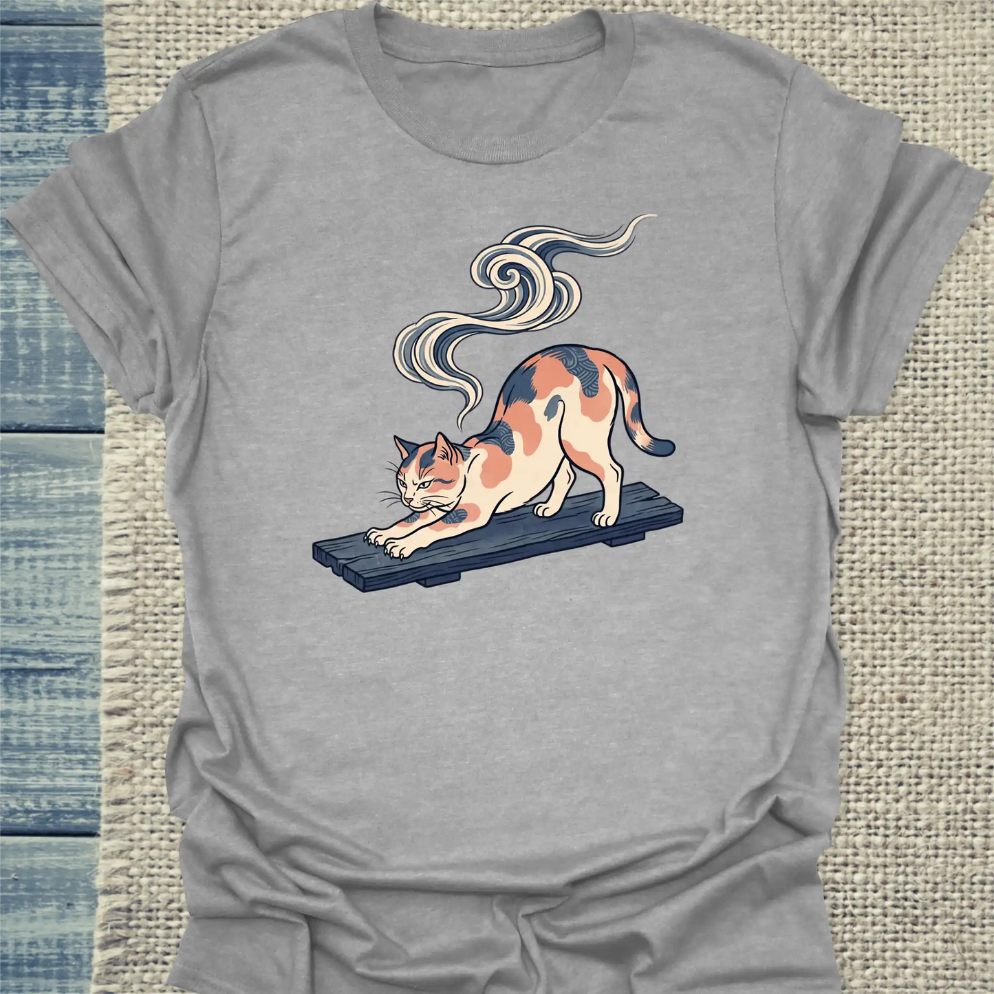 T-Shirt - Hokusai at Dawn - Unisex - Katze & Kaffee, Kunst Grau