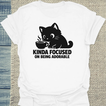 T-Shirt - Kinda focused on being adorable - Unisex - Katze & Kaffee Weiß