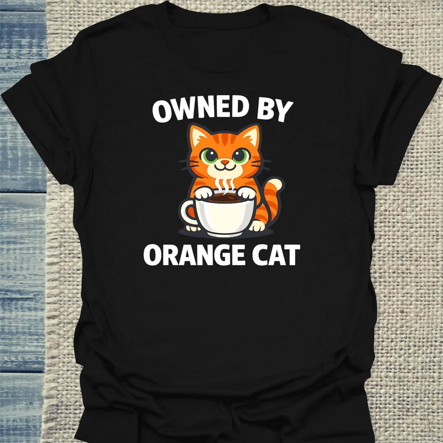 T-Shirt - Owned by Orange Cat - Unisex - Katze & Kaffee, Orange Schwarz
